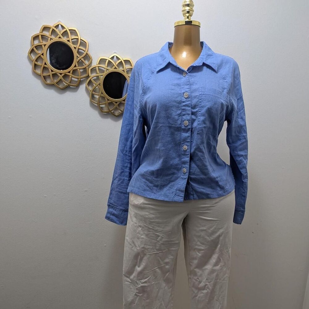 Universal Thread Light Blue Relaxed Cotton Button Down Shirt Women's Medium